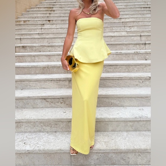 Elegant Yellow Strapless Maxi Dress - Picture 1 of 5